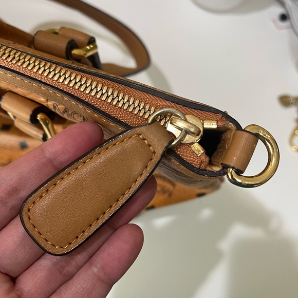 MCM COGNAC VISETOS TOTE WITH LONG STRAP. EXCELLENT CONDITION 😍 - Picture 9 of 14